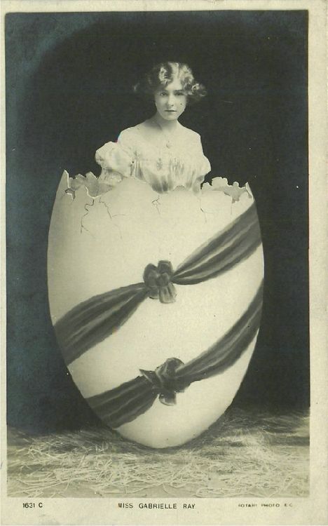 Miss Gabrielle Ray inside Giant Egg No. 1631 C Postcard
