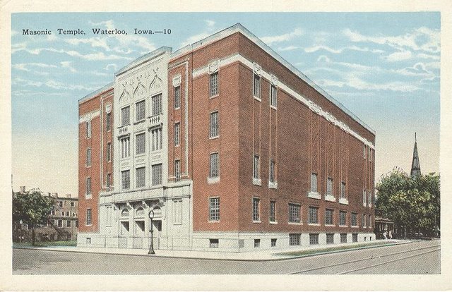 Masonic Temple, Waterloo, Iowa Club Postcard