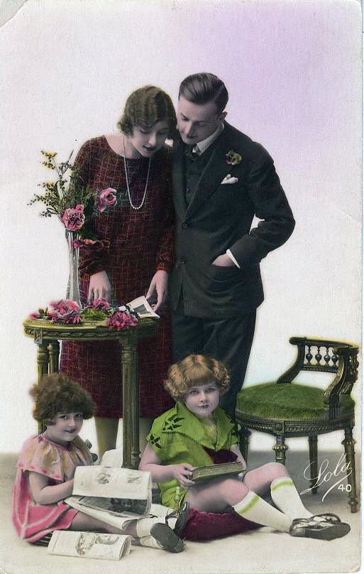Signed Postcard Lola, Picture of a Family